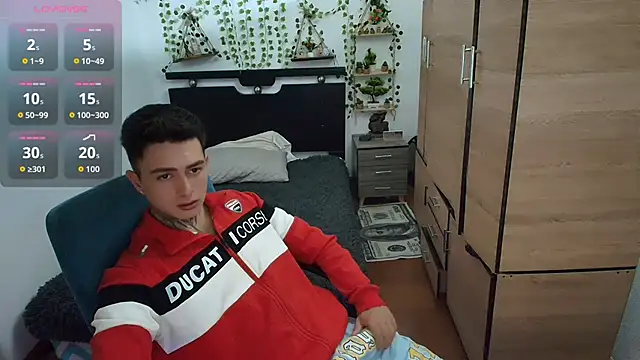 santii ss online show from 04/25/26, 01:41