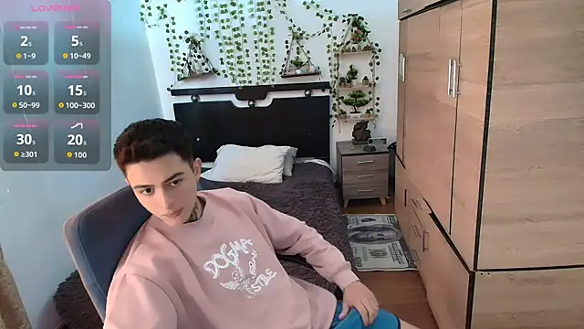 santii ss online show from 04/26/26, 03:21