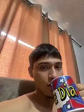 Snapshot of hot_boy_04 chatting on 10/06/25, 03:20 hot boy 04 online show from 10/06/25, 03:20