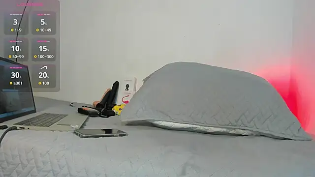 Snapshot of hot_boy_04 chatting on 12/02/25, 02:34 hot boy 04 online show from 12/02/25, 02:34