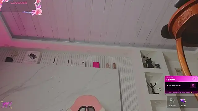 Chloe cooperr online show from 04/28/26, 02:27