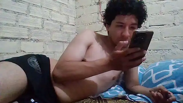 LecheDeSoya666 online show from 01/16/26, 08:46