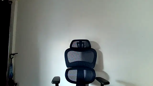 Snapshot of lolateton chatting on 11/02/25, 10:12 lolateton online show from 11/02/25, 10:12