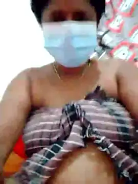 Snapshot of boosypussy chatting on 05/26/26, 03:35 boosypussy online show from 05/26/26, 03:35
