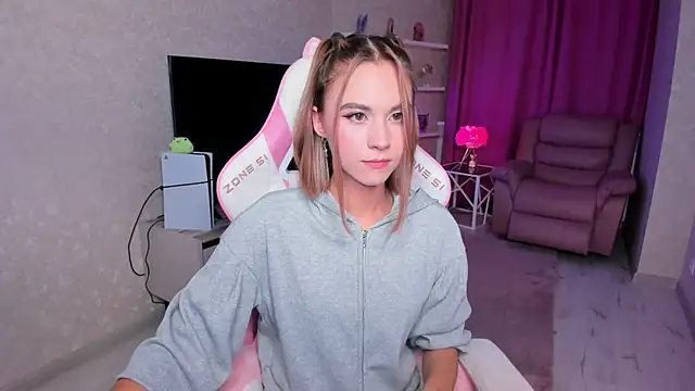 EllaCurtis online show from 05/30/26, 06:05