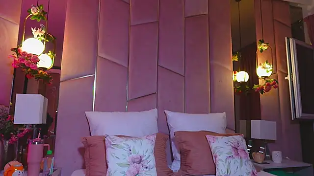 LucyLextonX online show from 03/19/26, 08:57