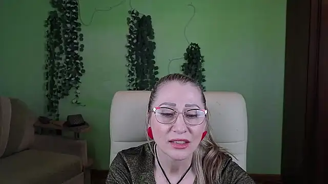 Habibi Honeyy online show from 10/19/25, 11:11