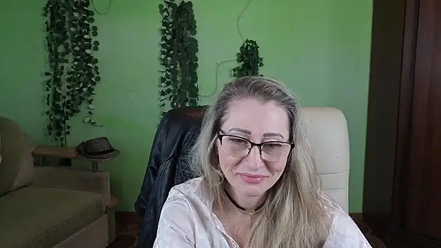 Habibi Honeyy online show from 12/15/25, 11:14