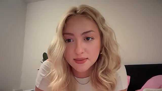 Kitty Swetty online show from 02/17/26, 08:04