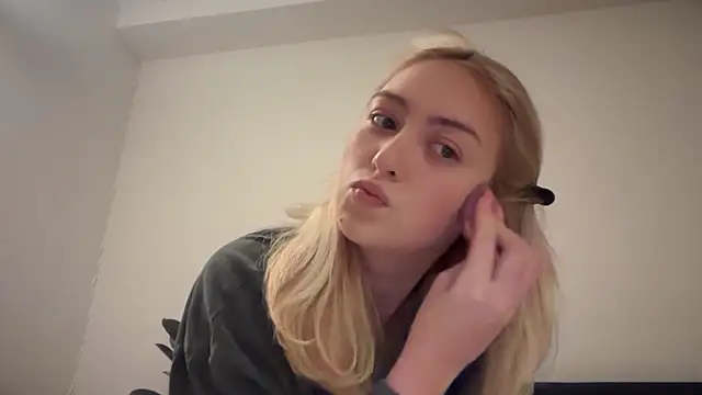 Kitty Swetty online show from 04/14/26, 07:20