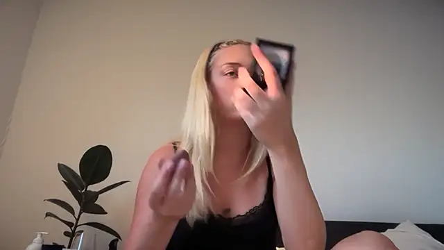 Kitty Swetty online show from 07/16/26, 07:31