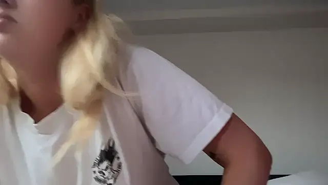 Kitty Swetty online show from 07/26/26, 04:14
