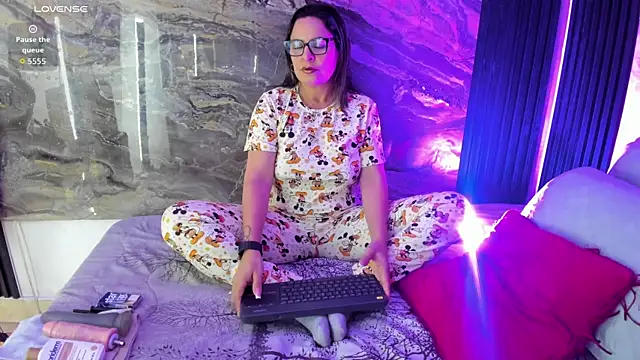 Agatha Pleasure online show from 01/07/26, 11:45