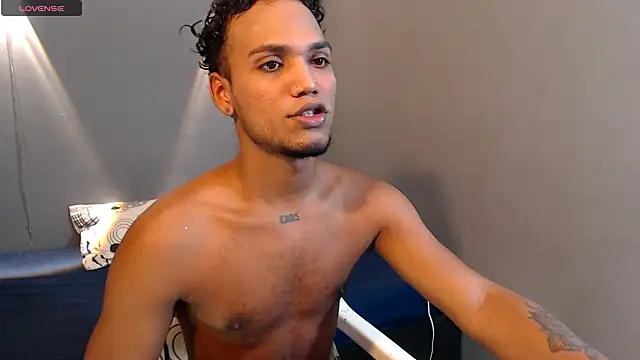 Snapshot of mateonick40 chatting on 04/01/26, 05:32 mateonick40 online show from 04/01/26, 05:32