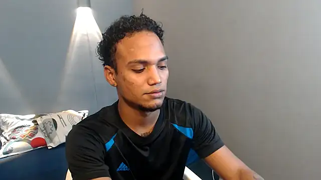 Snapshot of mateonick40 chatting on 04/11/26, 05:28 mateonick40 online show from 04/11/26, 05:28