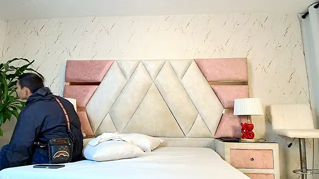 Zoelucas online show from 02/11/26, 11:48