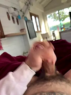 Snapshot of veriteeee_ chatting on 10/28/25, 01:14 veriteeee online show from 10/28/25, 01:14