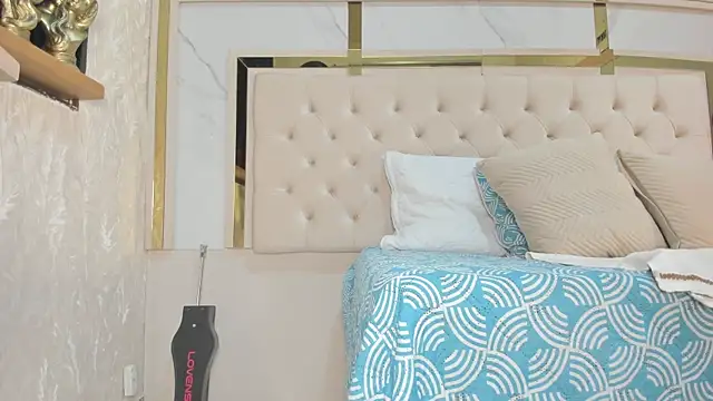 megan rous  online show from 09/19/25, 03:08