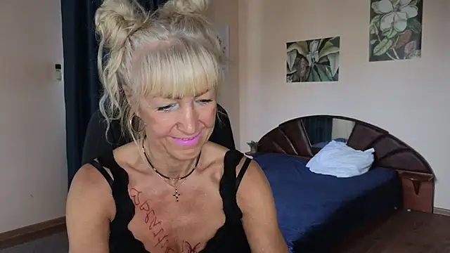 Laura Gol online show from 09/27/25, 05:34