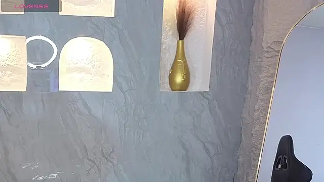 Snapshot of _Evoni_b chatting on 10/24/25, 07:43 Evoni b online show from 10/24/25, 07:43