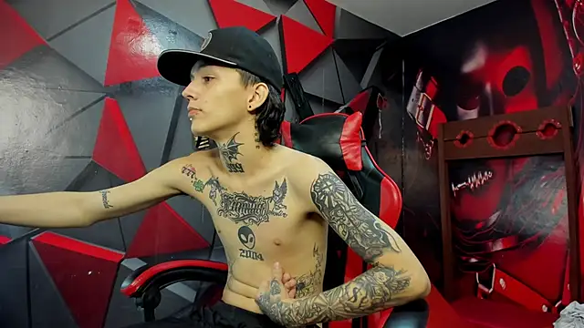 Snapshot of StraightBoy_Nick chatting on 10/30/25, 12:34 StraightBoy Nick online show from 10/30/25, 12:34