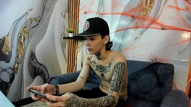 Snapshot of StraightBoy_Nick chatting on 11/02/25, 02:47 StraightBoy Nick online show from 11/02/25, 02:47