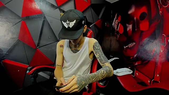 Snapshot of StraightBoy_Nick chatting on 11/22/25, 11:59 StraightBoy Nick online show from 11/22/25, 11:59