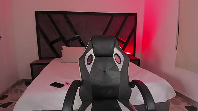 Snapshot of MarilynDupont chatting on 09/26/25, 05:11 MarilynDupont online show from 09/26/25, 05:11