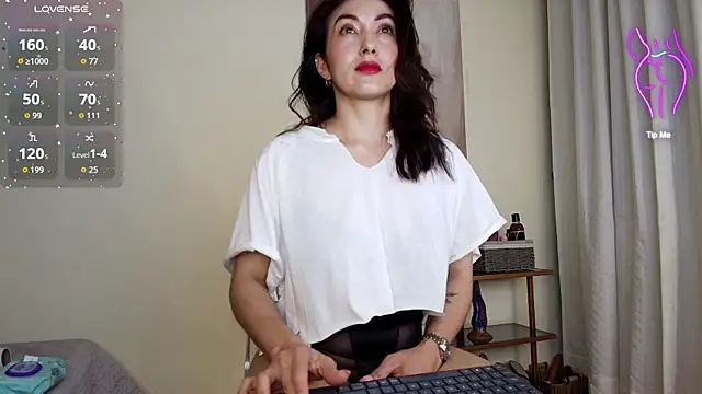 siren indira  online show from 11/07/25, 11:05