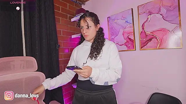Dannaa Lovs online show from 10/30/25, 05:13
