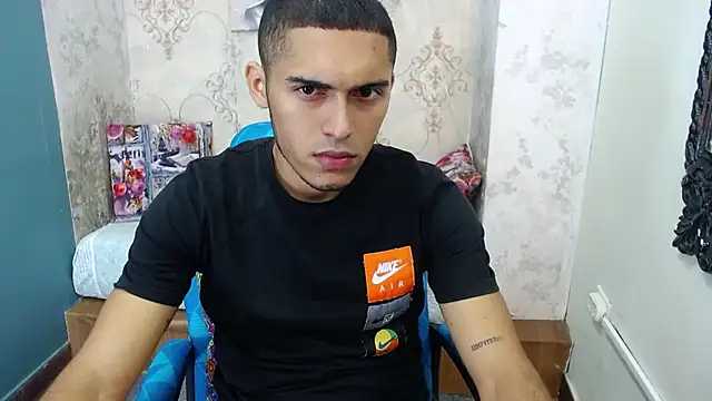 Snapshot of Derek_Storm_ chatting on 09/24/25, 02:26 Derek Storm online show from 09/24/25, 02:26