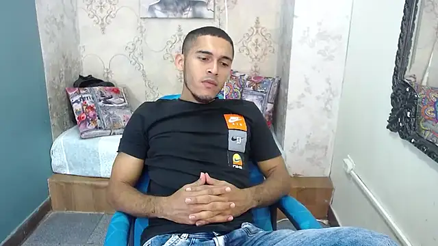 Snapshot of Derek_Storm_ chatting on 09/26/25, 02:48 Derek Storm online show from 09/26/25, 02:48