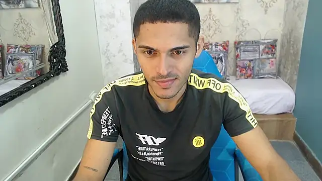 Snapshot of Derek_Storm_ chatting on 11/06/25, 11:33 Derek Storm online show from 11/06/25, 11:33