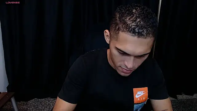 Snapshot of Derek_Storm_ chatting on 11/15/25, 10:56 Derek Storm online show from 11/15/25, 10:56