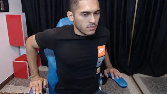 Snapshot of Derek_Storm_ chatting on 11/22/25, 11:20 Derek Storm online show from 11/22/25, 11:20