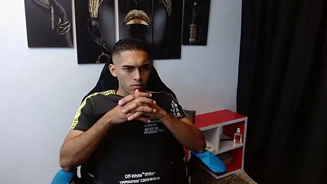 Snapshot of Derek_Storm_ chatting on 11/25/25, 11:54 Derek Storm online show from 11/25/25, 11:54