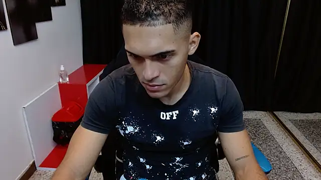 Snapshot of Derek_Storm_ chatting on 11/26/25, 12:50 Derek Storm online show from 11/26/25, 12:50