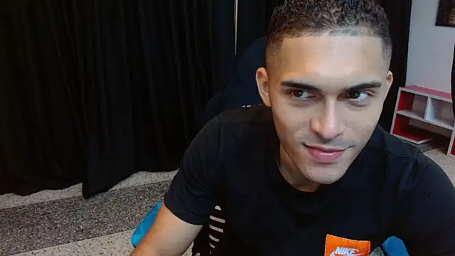 Snapshot of Derek_Storm_ chatting on 11/27/25, 11:56 Derek Storm online show from 11/27/25, 11:56