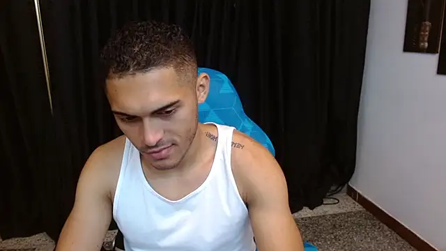 Snapshot of Derek_Storm_ chatting on 11/29/25, 11:46 Derek Storm online show from 11/29/25, 11:46