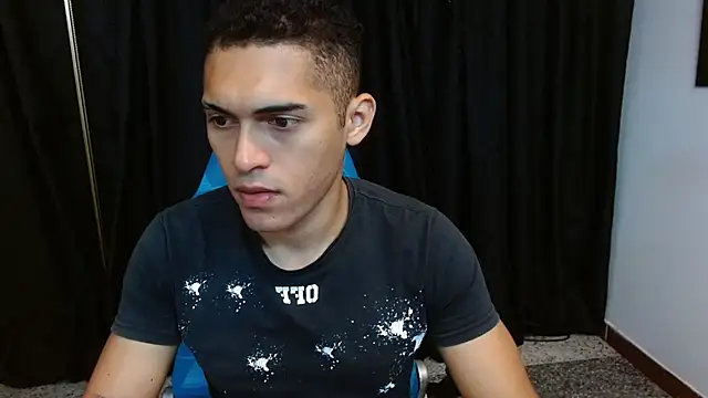 Snapshot of Derek_Storm_ chatting on 12/17/25, 01:06 Derek Storm online show from 12/17/25, 01:06