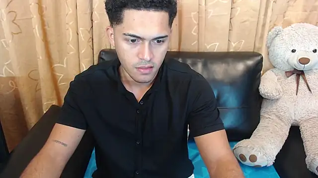 Snapshot of Derek_Storm_ chatting on 04/02/26, 11:08 Derek Storm online show from 04/02/26, 11:08