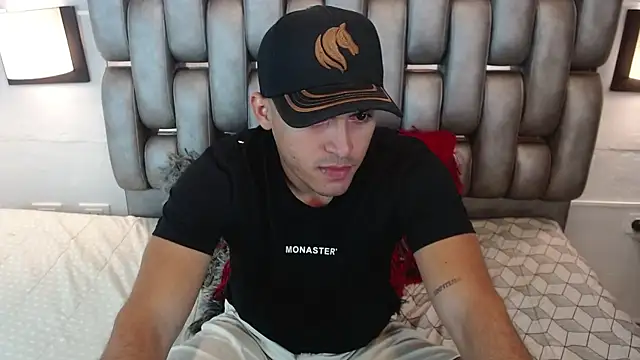 Snapshot of Derek_Storm_ chatting on 04/16/26, 12:50 Derek Storm online show from 04/16/26, 12:50