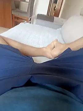 Snapshot of HighbrowThicket chatting on 09/29/25, 03:39 HighbrowThicket online show from 09/29/25, 03:39