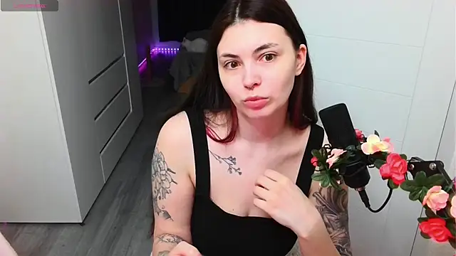 peachyness online show from 04/08/26, 05:46