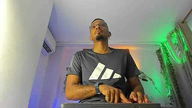 Darwin mayo online show from 04/07/26, 05:13