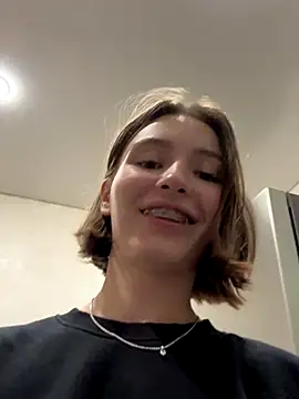 ZariaFlame online show from 09/26/25, 09:30