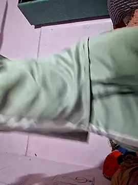 Cuteboy here online show from 10/17/25, 03:10