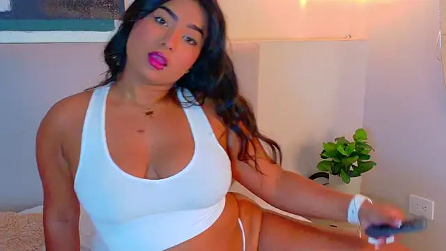 Snapshot of LanaRozz chatting on 02/17/26, 07:42 LanaRozz online show from 02/17/26, 07:42