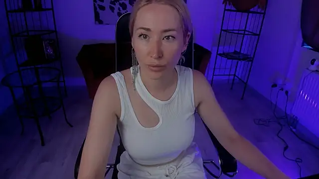 AstraMonroe online show from 07/12/26, 07:54