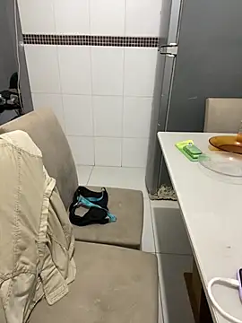 Snapshot of Mirella_Oliveira chatting on 10/23/25, 10:30 Mirella Oliveira online show from 10/23/25, 10:30